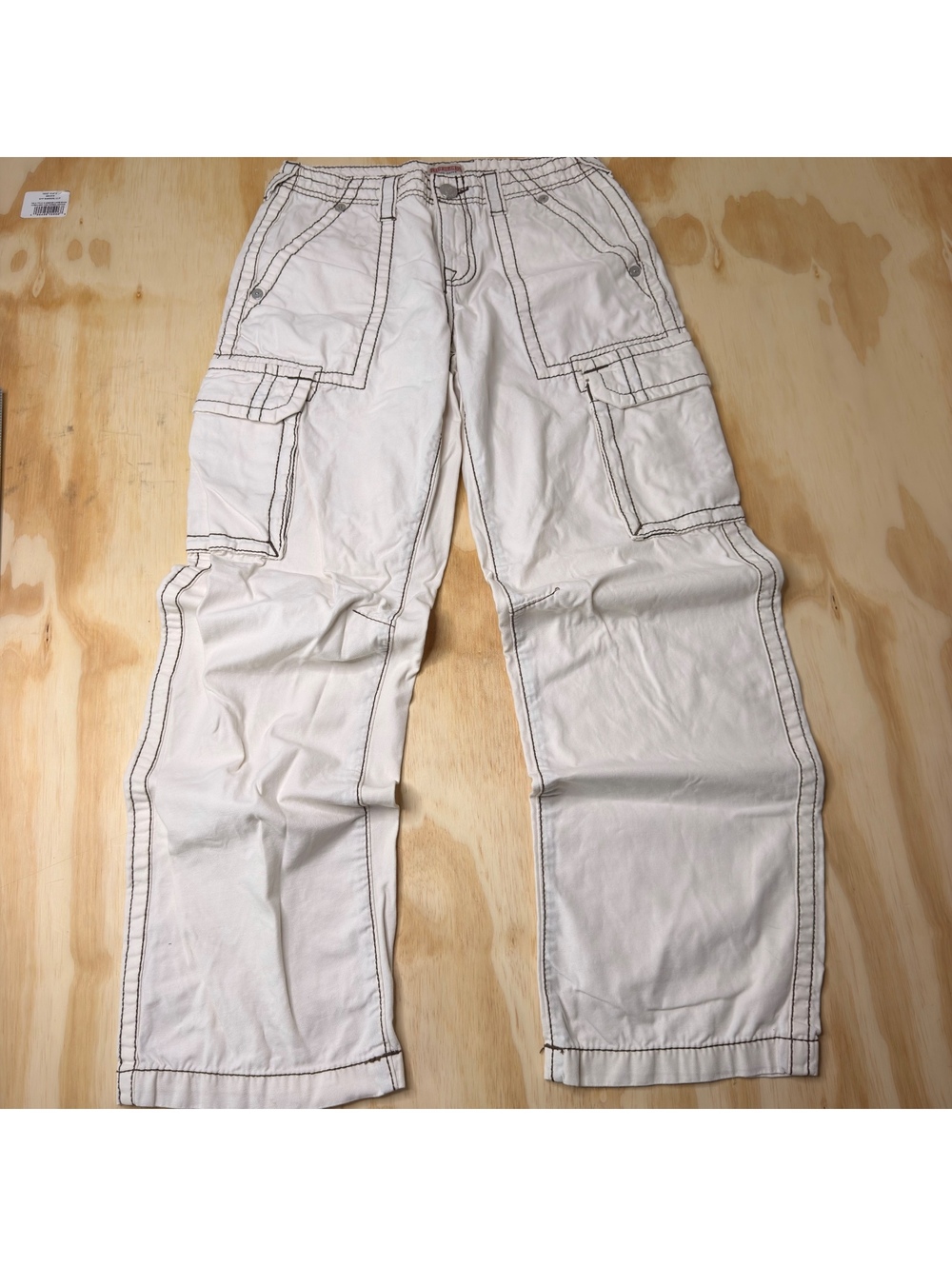 True Religion Womens Cargo Cream  Pants with Brown Stitching Size 26 - Picture 2 of 8